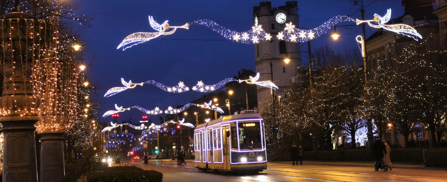 Debrecen megkezdte a karácsonyi díszkivilágítás izzítását!